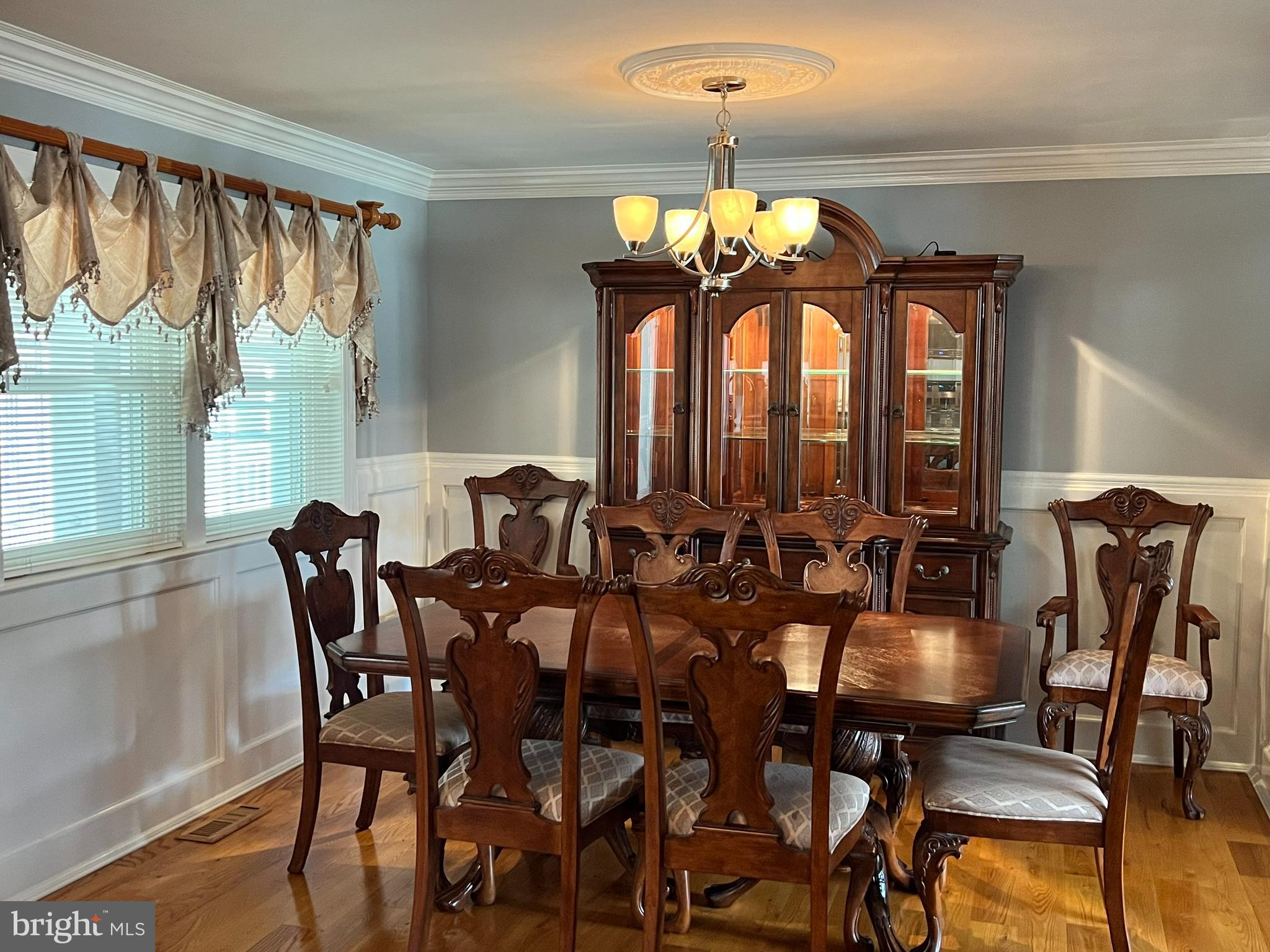 485 Leonard Road Huntingdon Valley, PA 19006 - Photo 3 of 28 Dining Room