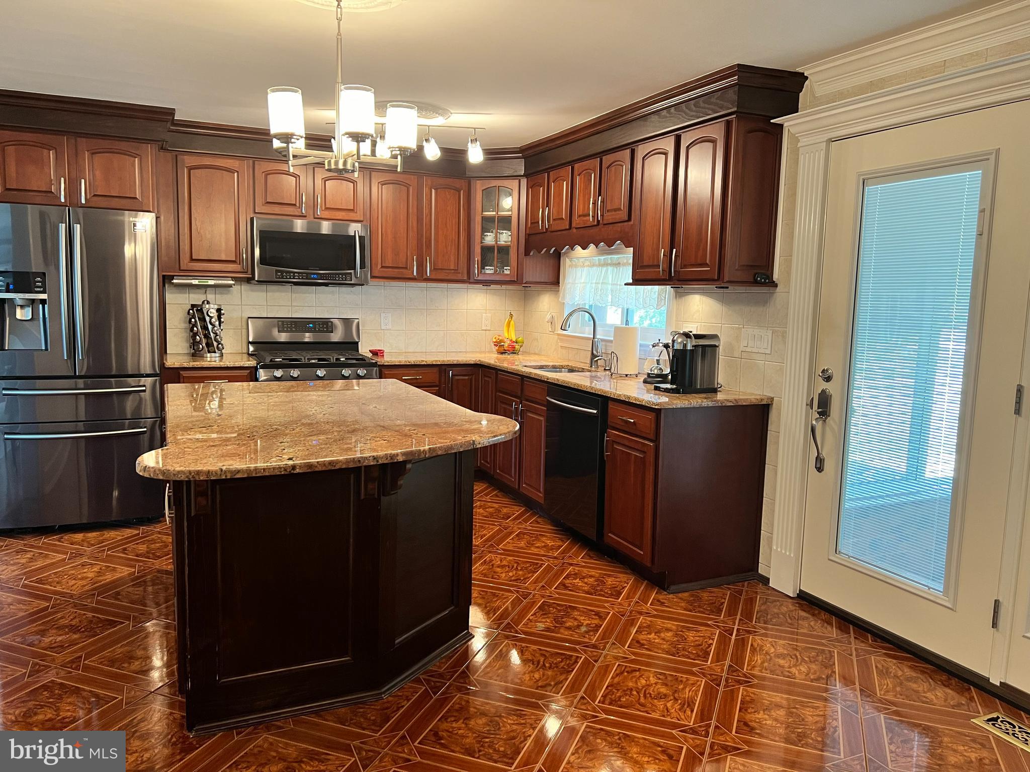 485 Leonard Road Huntingdon Valley, PA 19006 - Photo 4 of 28 Kitchen