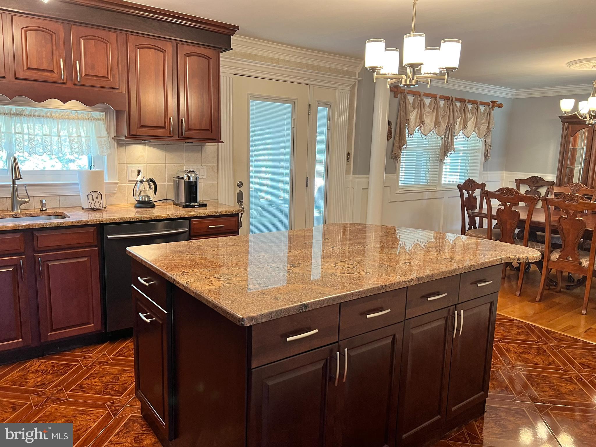 485 Leonard Road Huntingdon Valley, PA 19006 - Photo 5 of 28 Kitchen