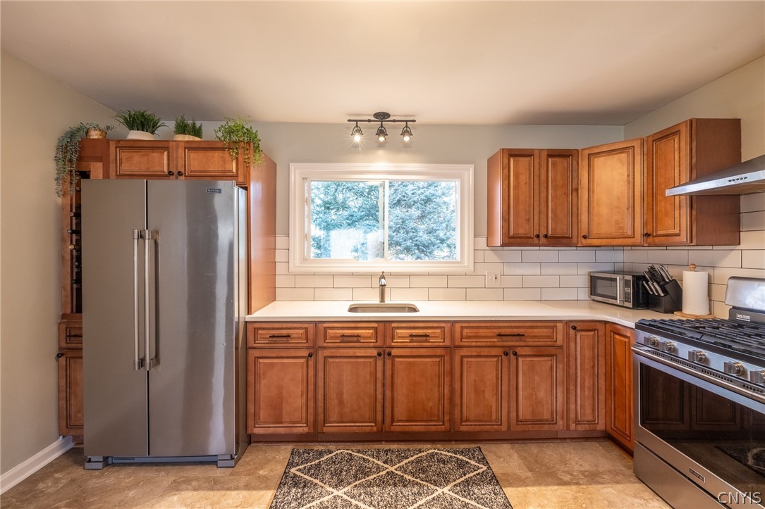 8583 Green Lakes Road Manlius, NY 13037 - Photo 7 of 32