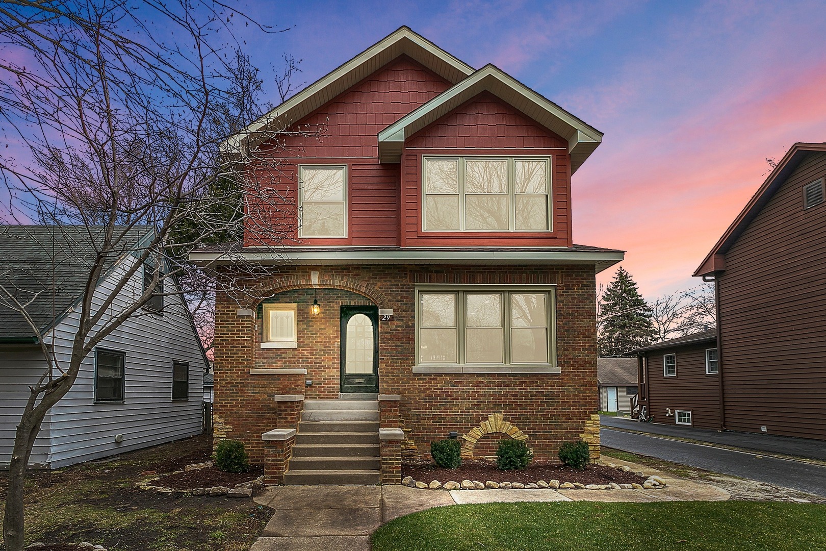29 South Delaplaine Road Riverside, IL 60546 - Photo 2 of 40