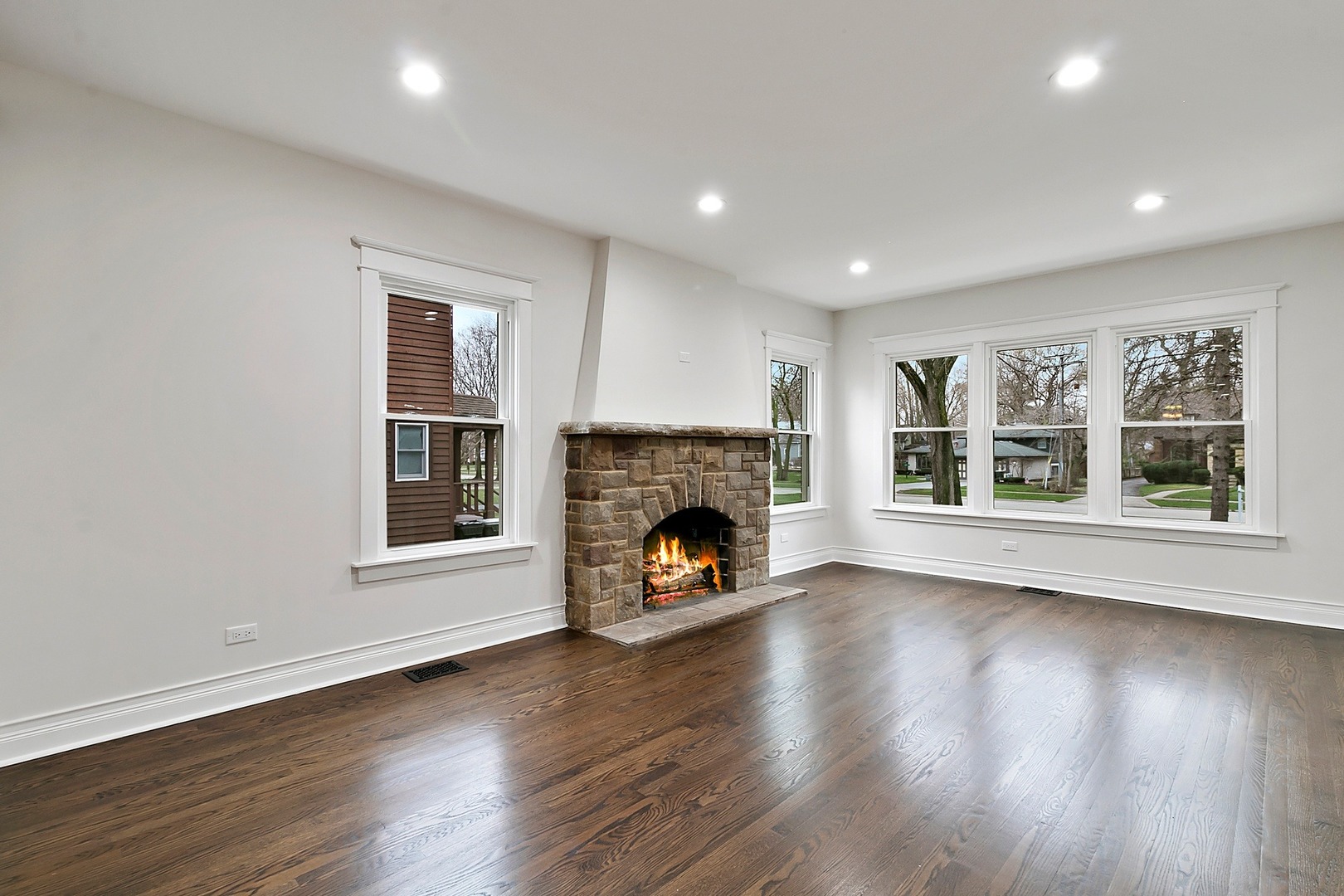 29 South Delaplaine Road Riverside, IL 60546 - Photo 4 of 40
