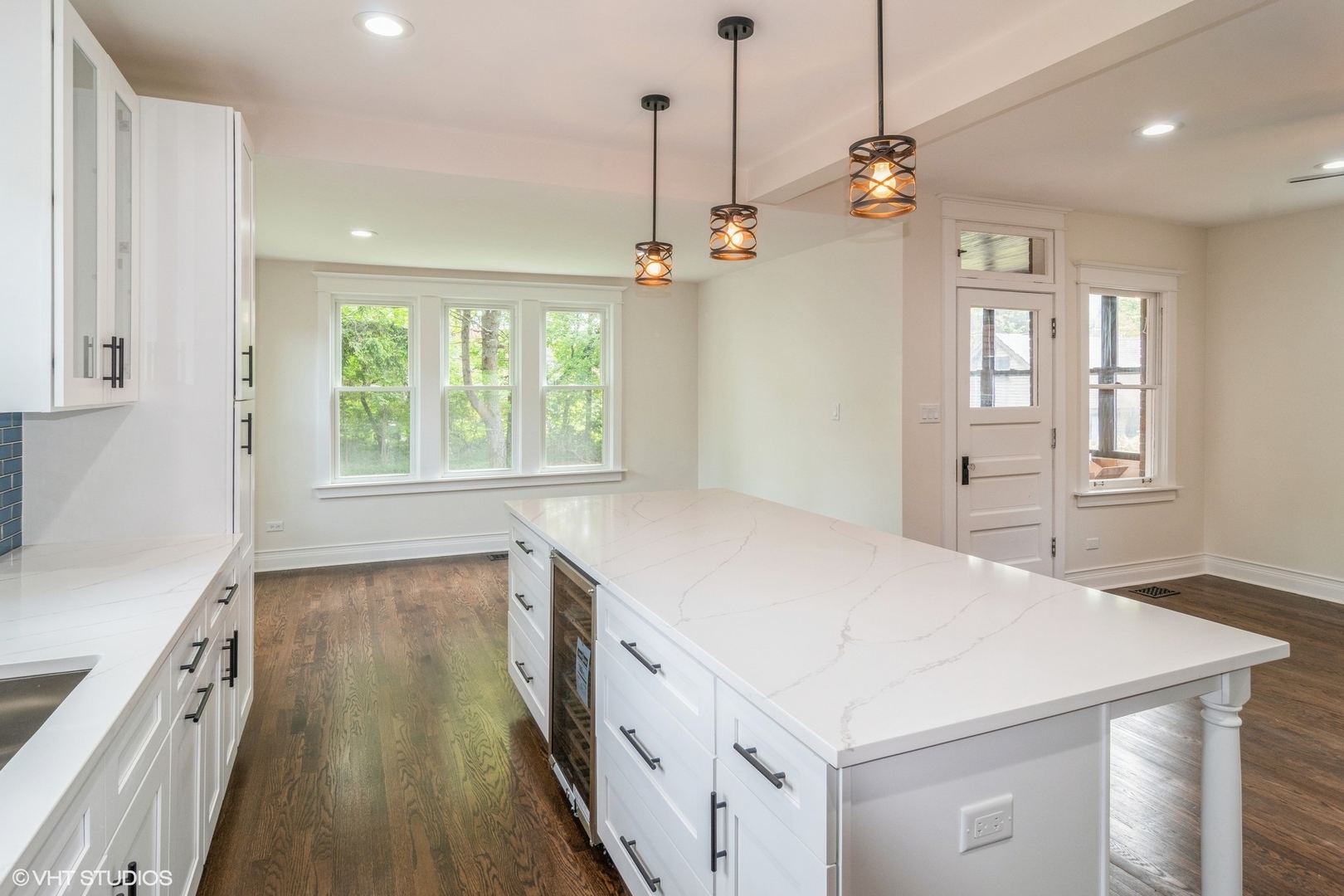 29 South Delaplaine Road Riverside, IL 60546 - Photo 7 of 40
