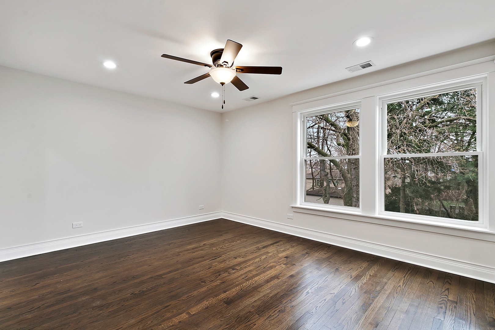 29 South Delaplaine Road Riverside, IL 60546 - Photo 9 of 40