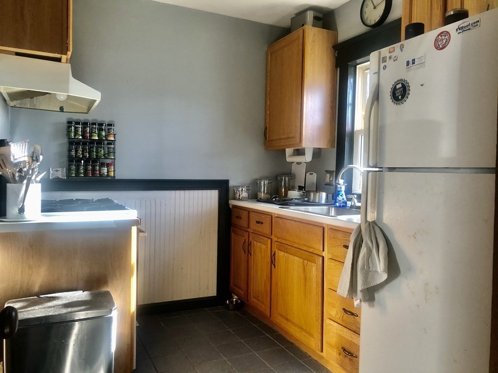 130 Van Greenby Road Lowell, MA 01851 - Photo 7 of 37 Gallery Image 7