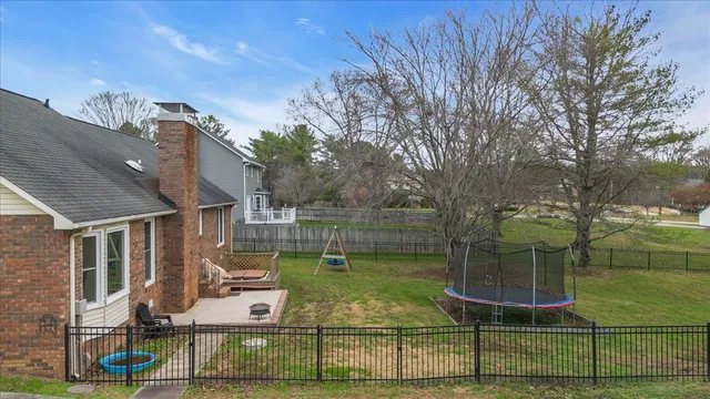 a picture of a bench in the window