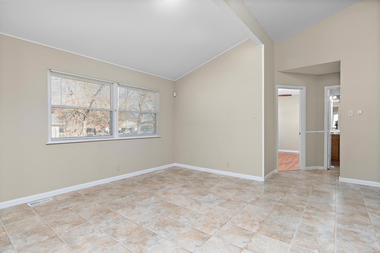 1395 Derhake Road Florissant, MO 63033 - Photo 10 of 23 Gallery Image 10