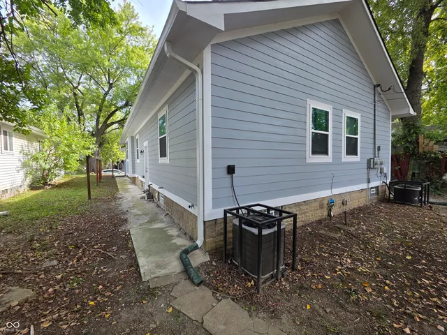 $1,025 | 836 Lasalle Street, Indianapolis, IN 46201