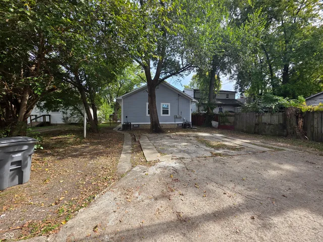 $1,025 | 836 Lasalle Street, Indianapolis, IN 46201