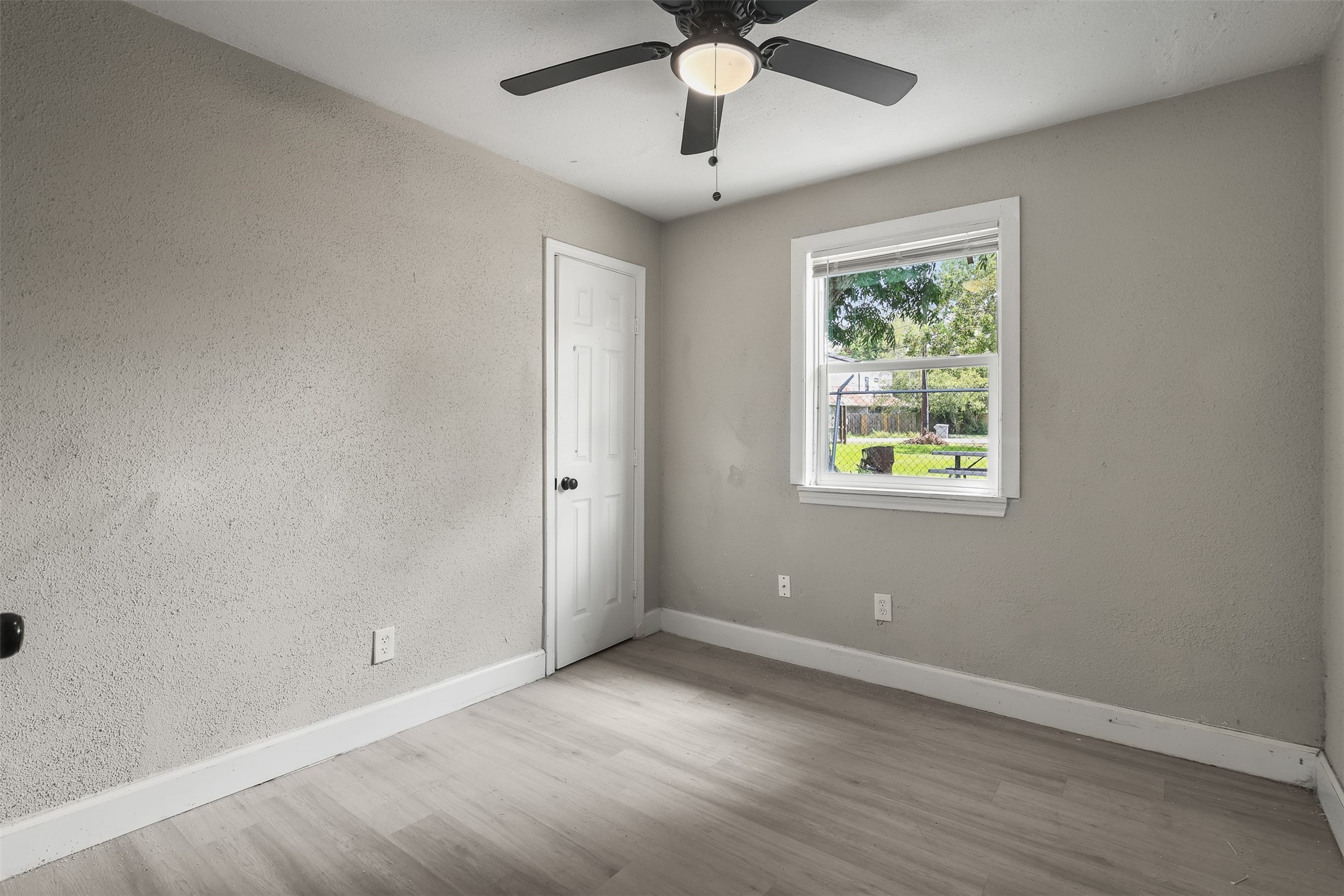 4755 Wilmington Street, Unit 6 Houston, TX 77033 - Photo 16 of 27 Gallery Image 16