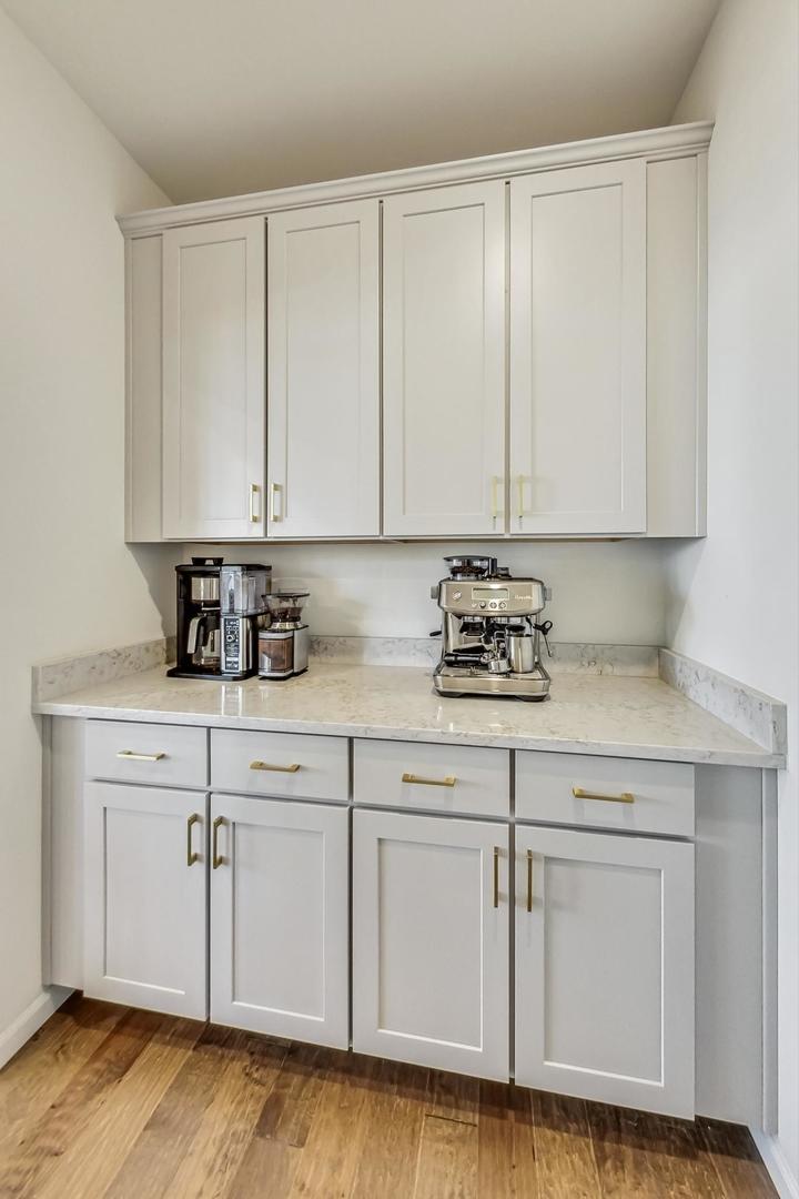 2304 Corn Lily Road Naperville, IL 60564 - Photo 13 of 65 Gallery Image 13