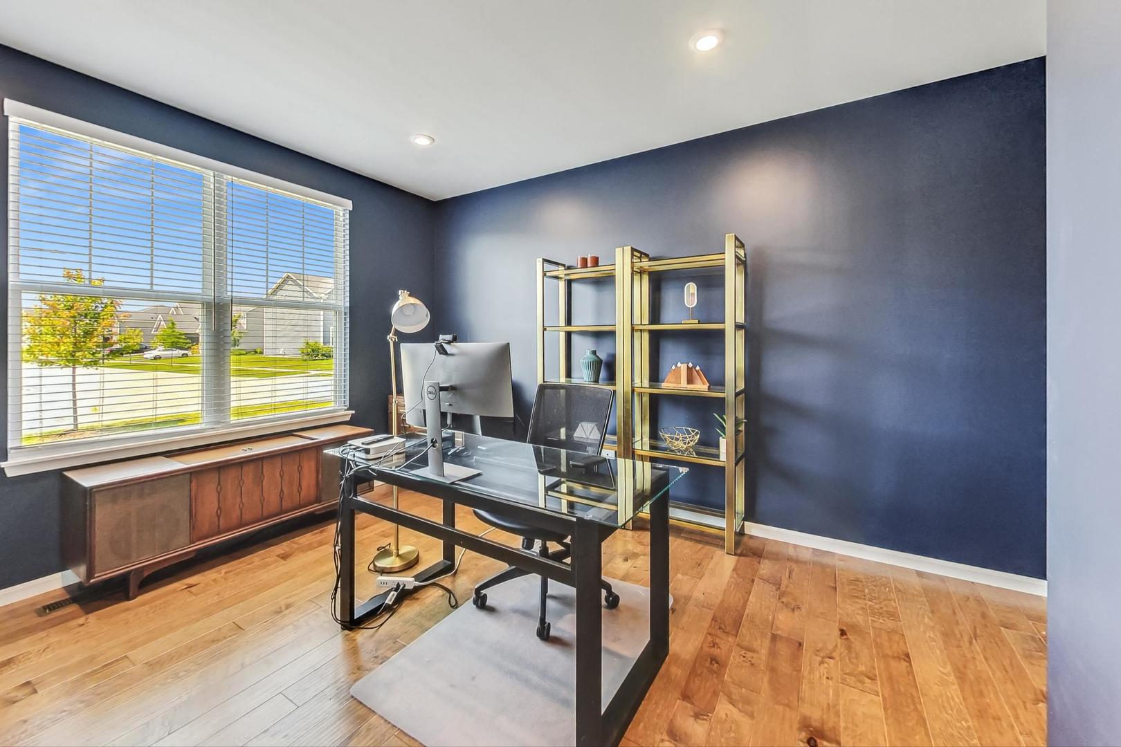 2304 Corn Lily Road Naperville, IL 60564 - Photo 16 of 65 Gallery Image 16