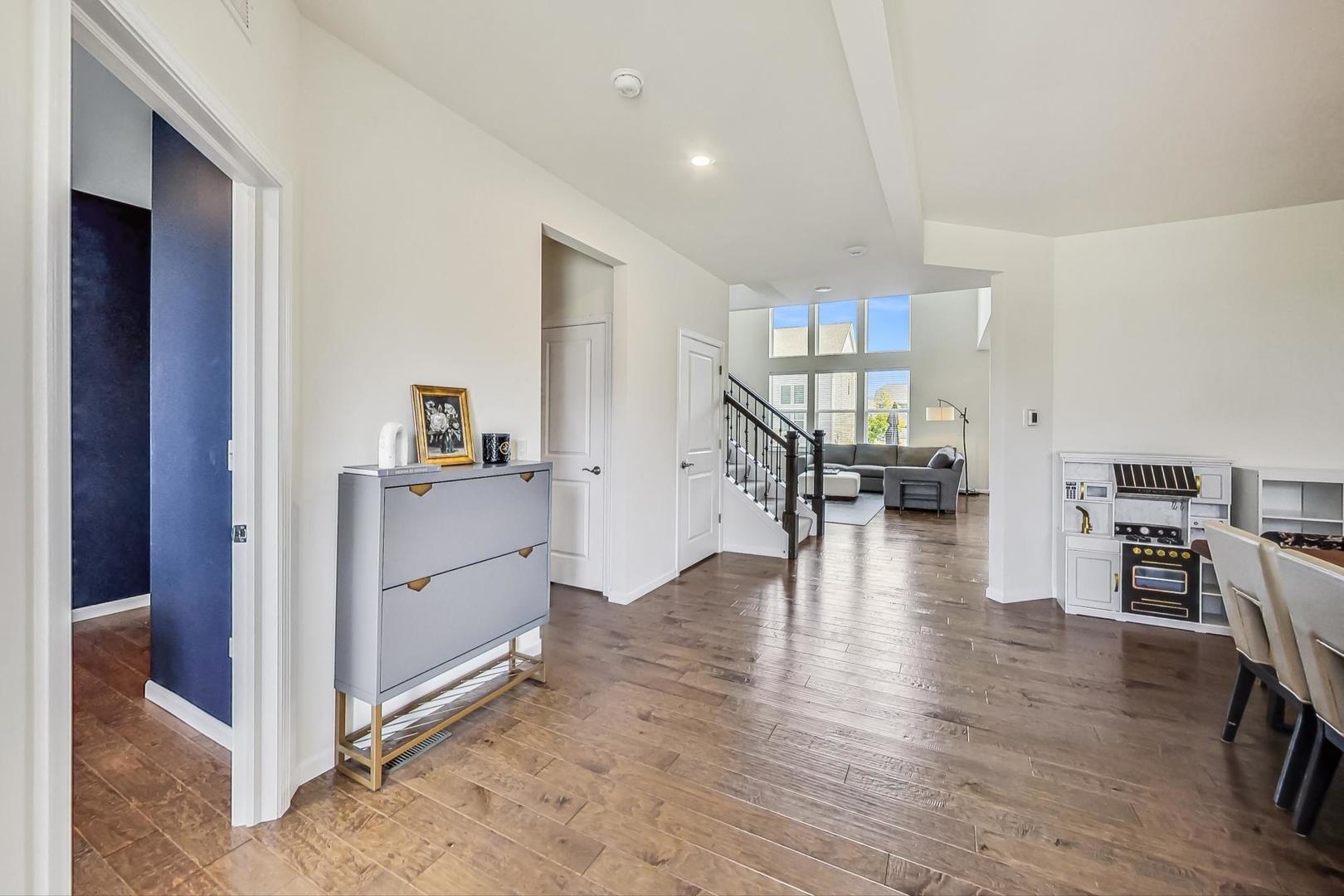 2304 Corn Lily Road Naperville, IL 60564 - Photo 8 of 65 Gallery Image 8