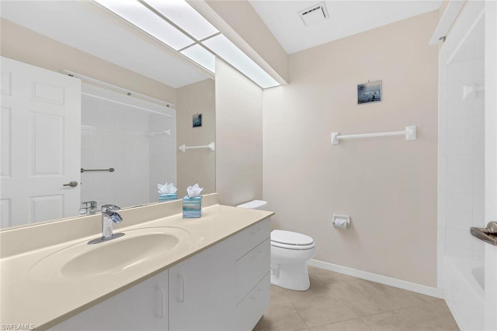 7465 Jacaranda Park Road, Unit R202 Naples, FL 34109 - Photo 20 of 33 Guest Bath