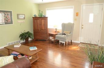 1021 Lindemann Road St. Louis, MO 63131 - Photo 4 of 20 Gallery Image 4