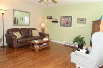 1021 Lindemann Road St. Louis, MO 63131 - Photo 5 of 20 Gallery Image 5