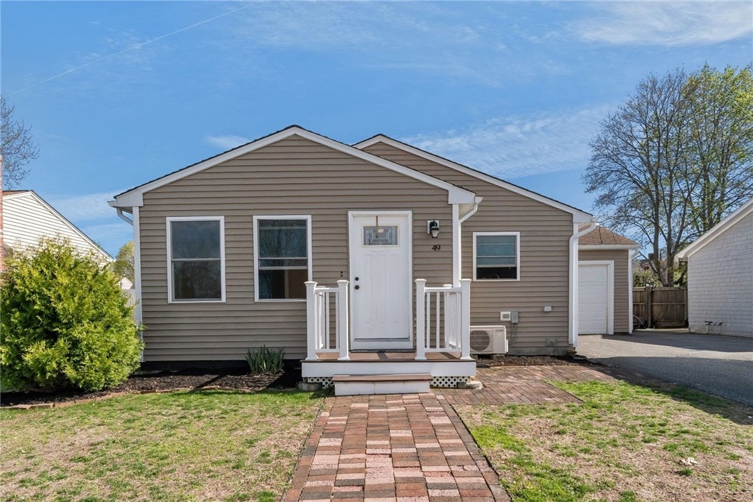 49 Martha Road East Providence, RI 02916 - Photo 2 of 37 Gallery Image 2
