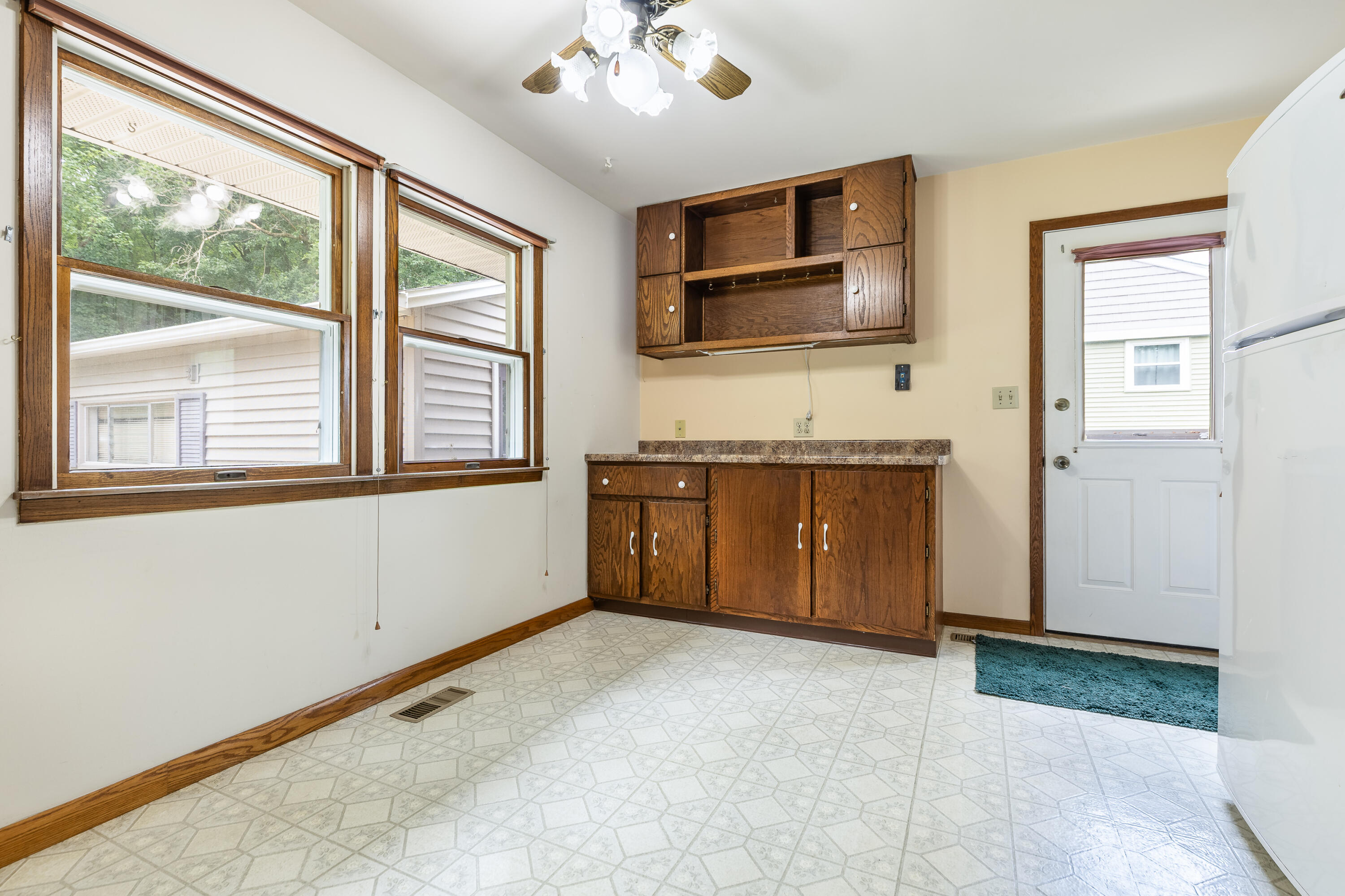 3064 South Marion Road La Crosse, WI 54601 - Photo 8 of 26 3064-7