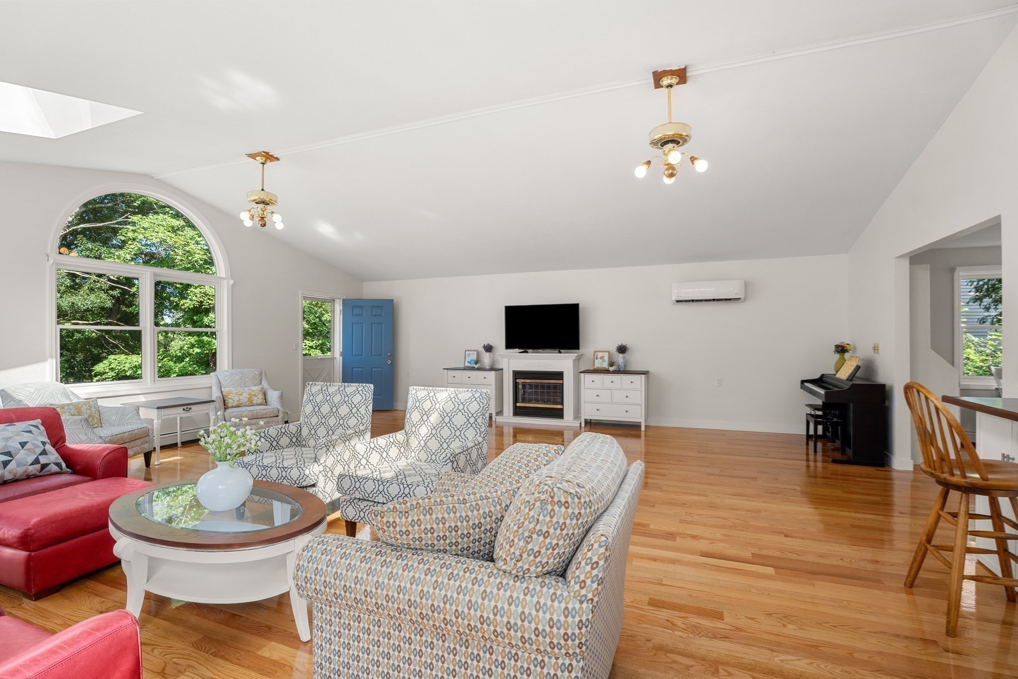 110 Bridge Street Hamilton, MA 01982 - Photo 14 of 42 Gallery Image 14
