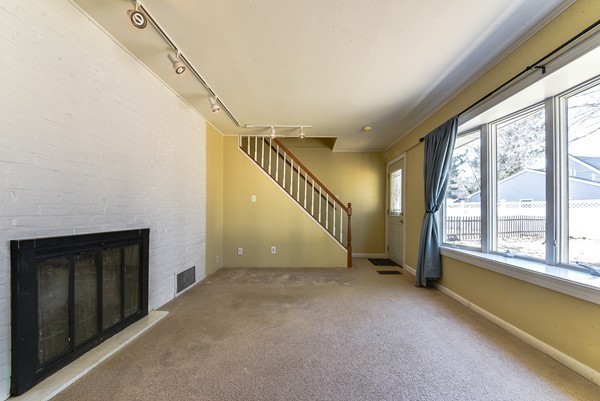 2 Vernon Road Natick, MA 01760 - Photo 7 of 17 Gallery Image 7