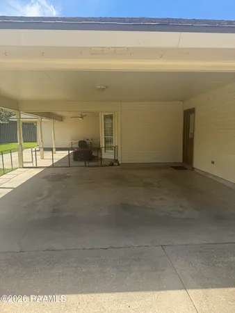 $2,200 | 501 North Locksley Drive, Lafayette, LA 70508