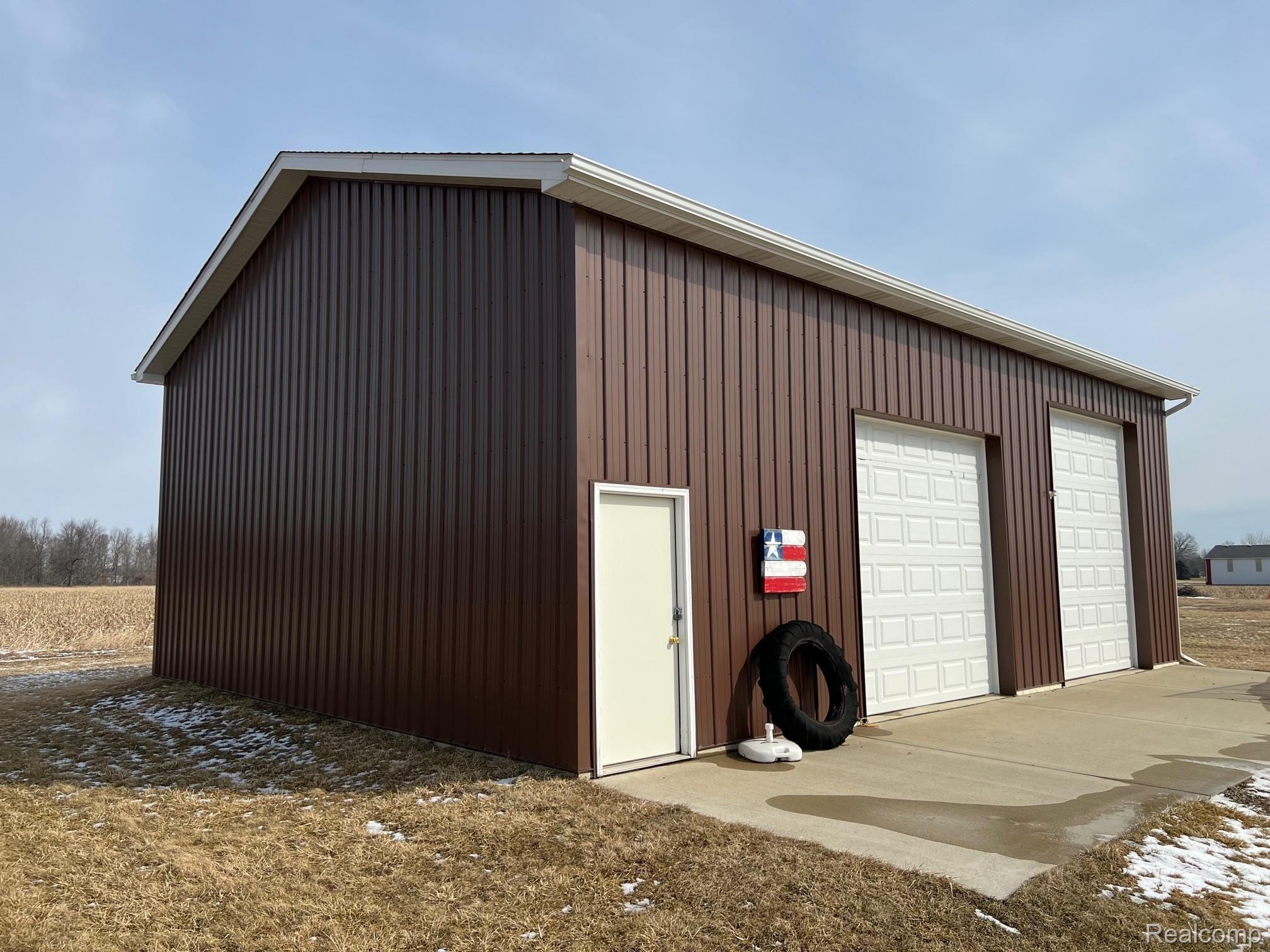 3159 East Burnside Road North Branch, MI 48461 - Photo 3 of 24 IMG_1267.jpg