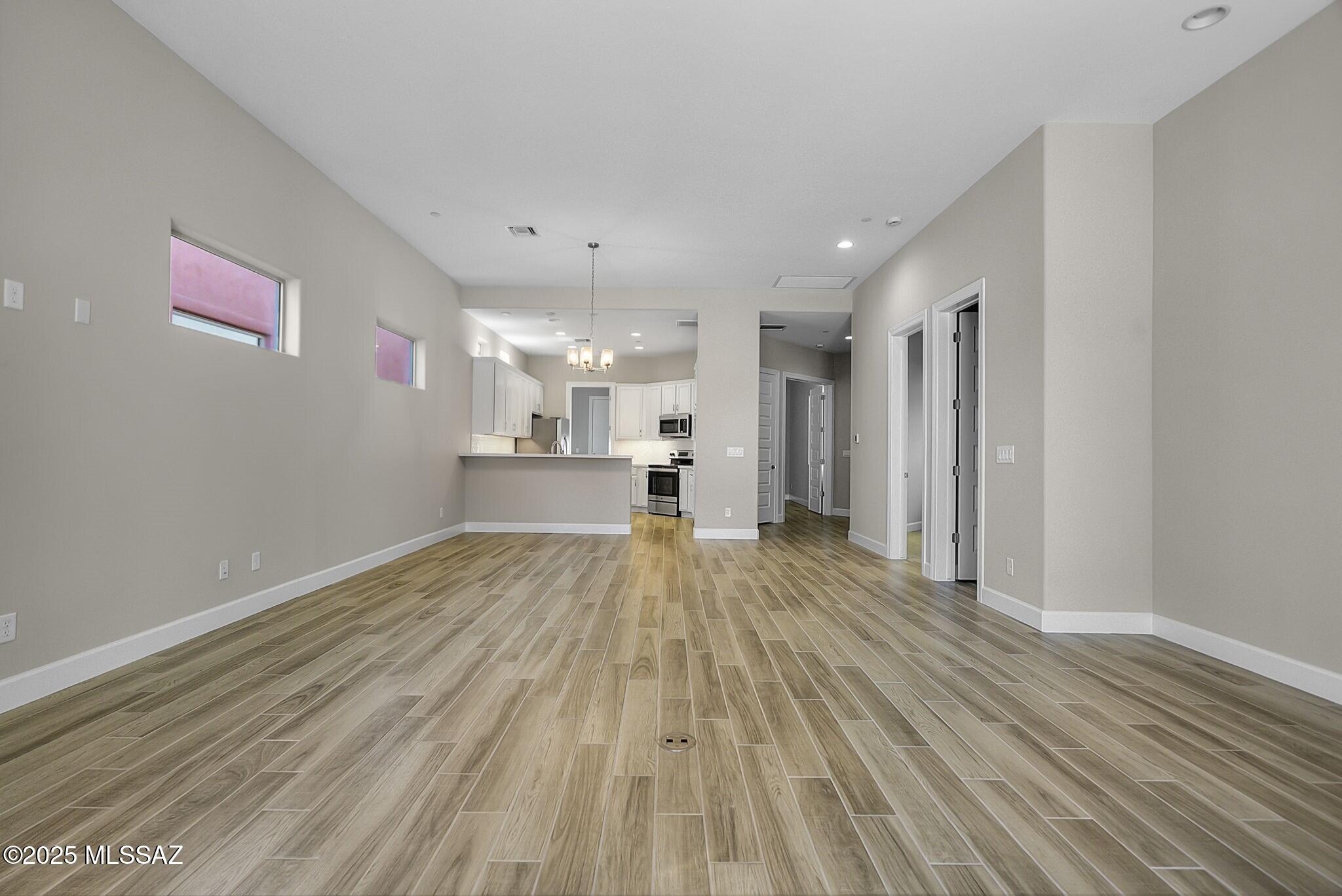 2171 Embarcadero Way Tubac, AZ 85646 - Photo 6 of 37 Living Room
