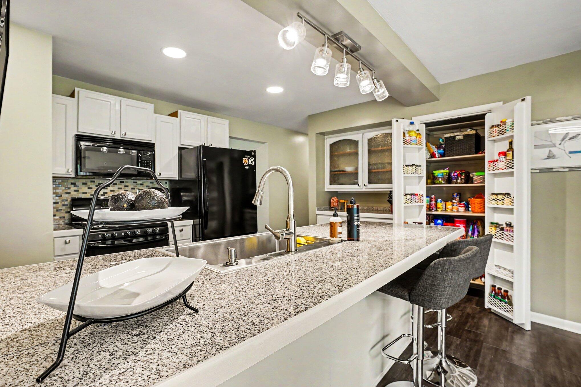 4429 Grand Prairie Road Kalamazoo, MI 49006 - Photo 8 of 29 007_file_1209
