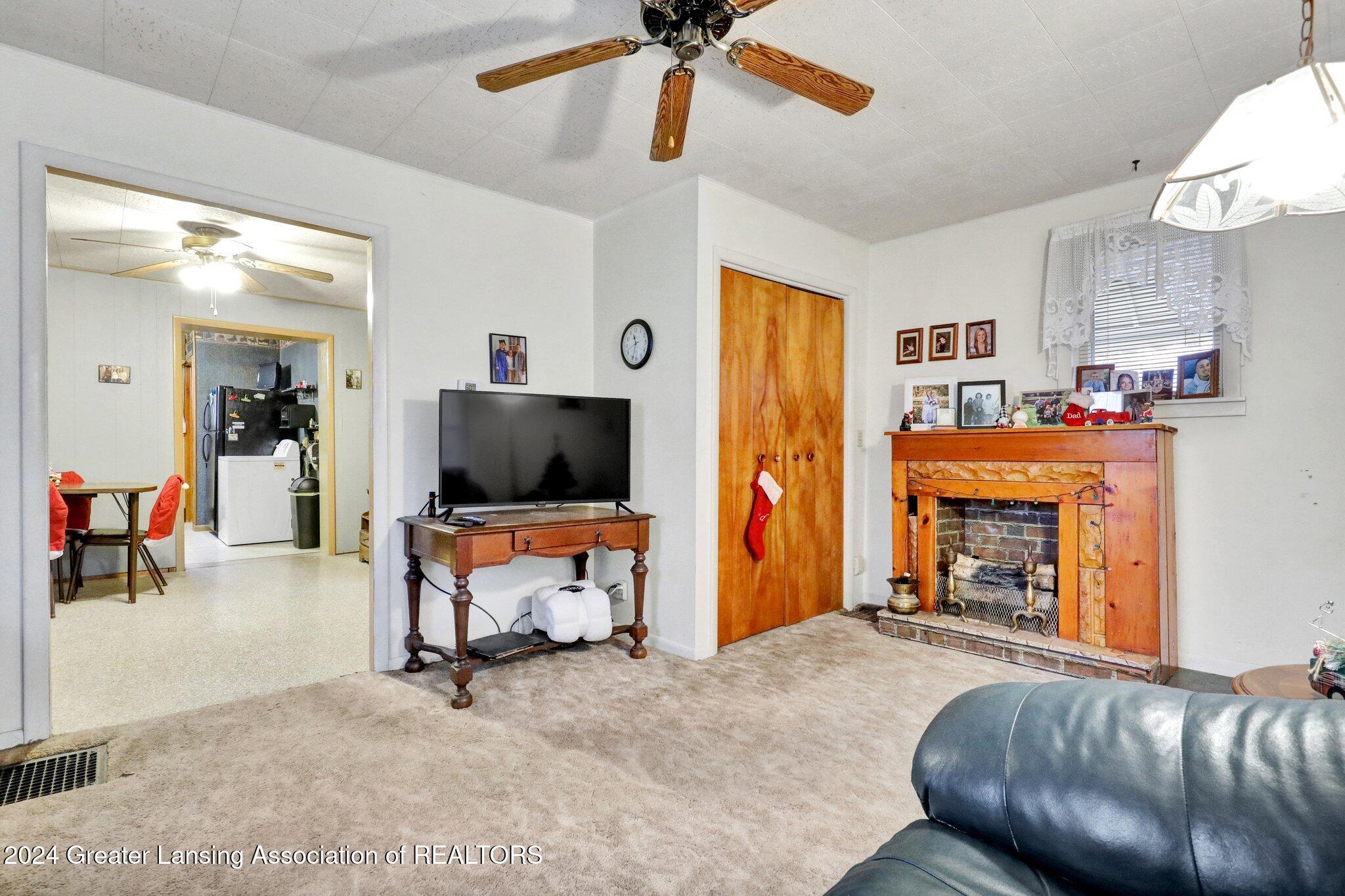 412 Perry Street Albion, MI 49224 - Photo 10 of 27 10-web-or-mls-Open Ended Media-10