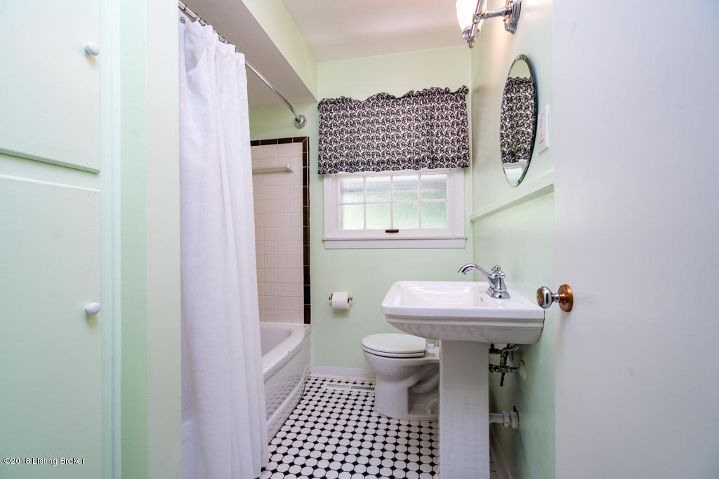 1622 Whippoorwill Road Louisville, KY 40213 - Photo 12 of 20 012-17FM9UUVLDAS