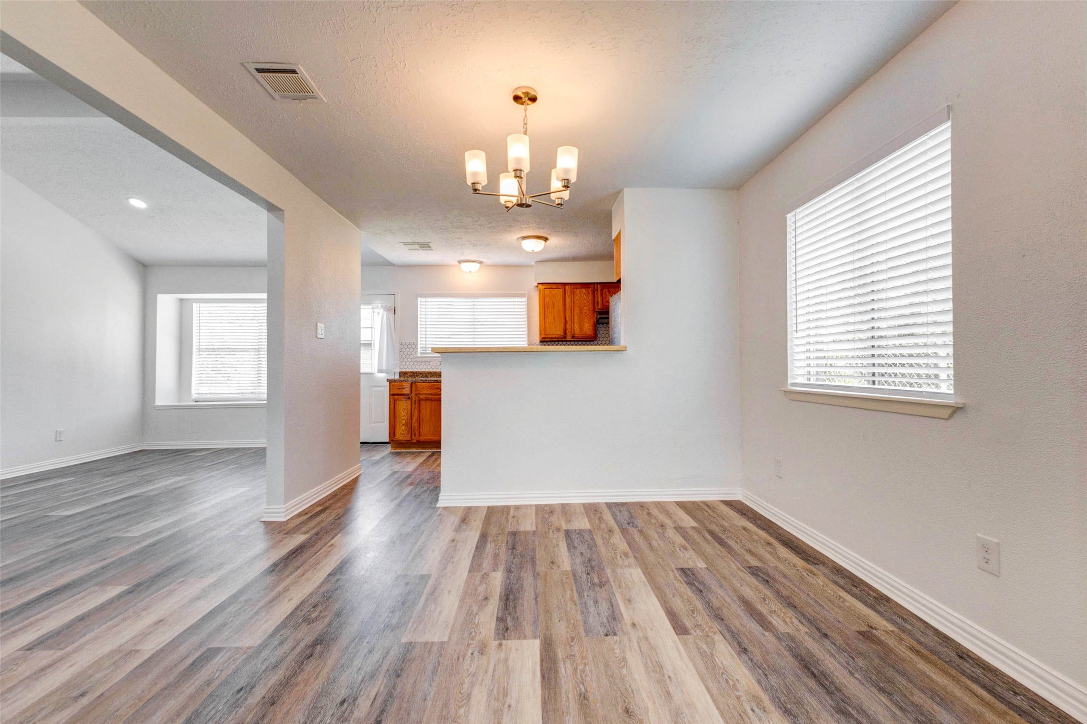 5135 Porter Ridge Drive Houston, TX 77053 - Photo 7 of 32