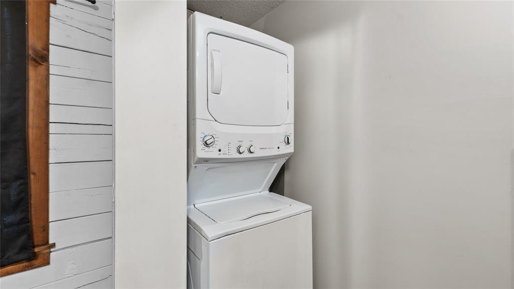 313 Post Oak Road Broken Bow, OK 74728 - Photo 11 of 40 a close up view of a washer and dryer