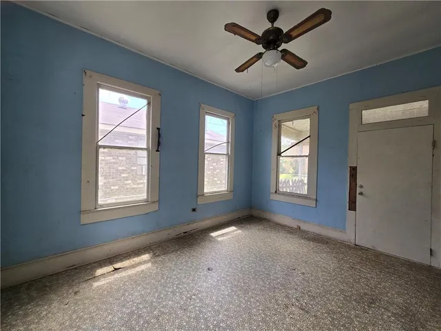 $6,900 | 606 Sanders Street, Pineville, LA 71360