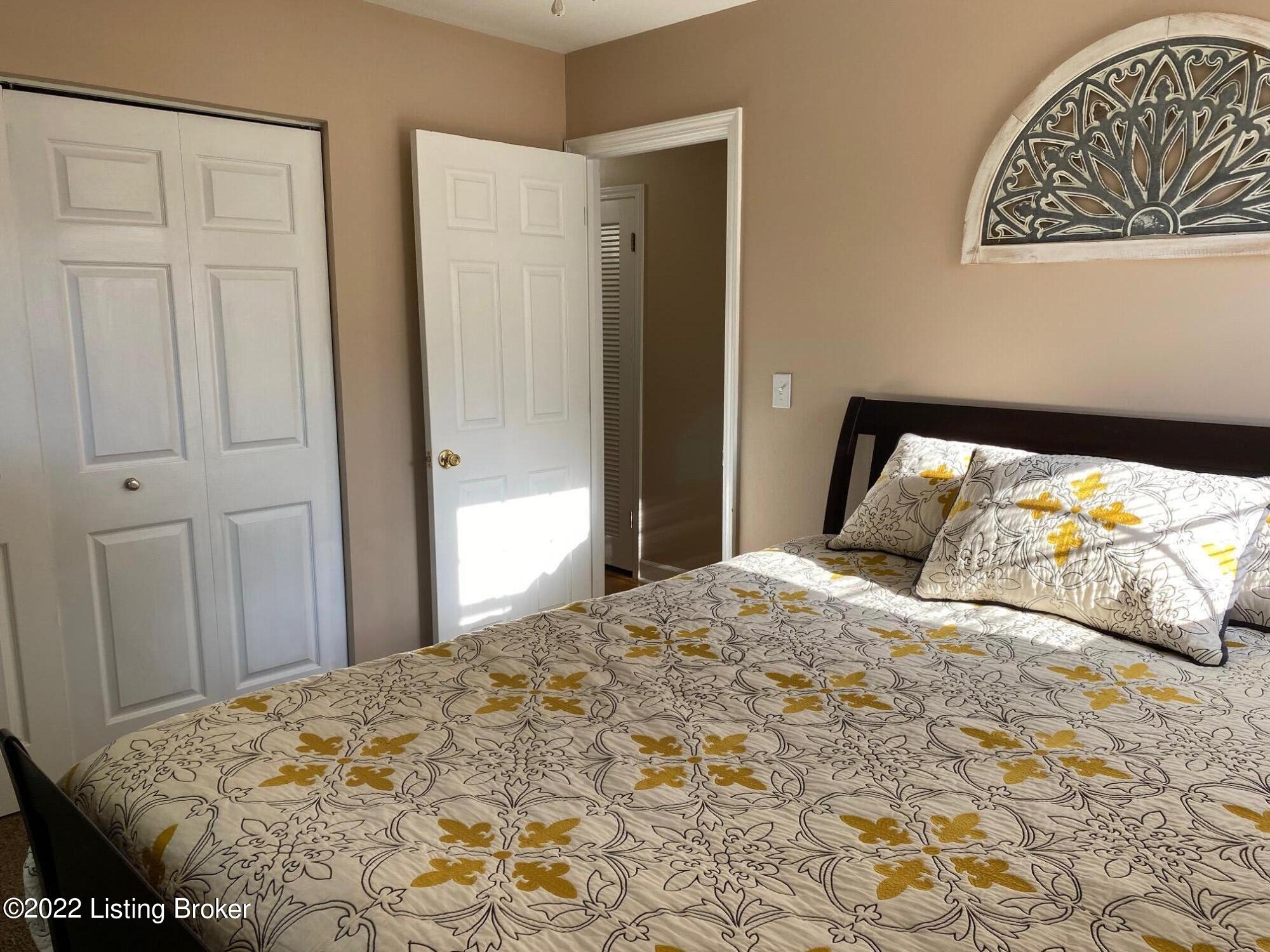 6508 Delton Road Louisville, KY 40258 - Photo 10 of 18 IMG_0148