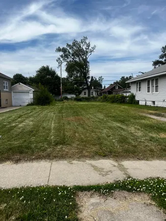 $12,000 | 927 Eaton Street, Hammond, IN 46320