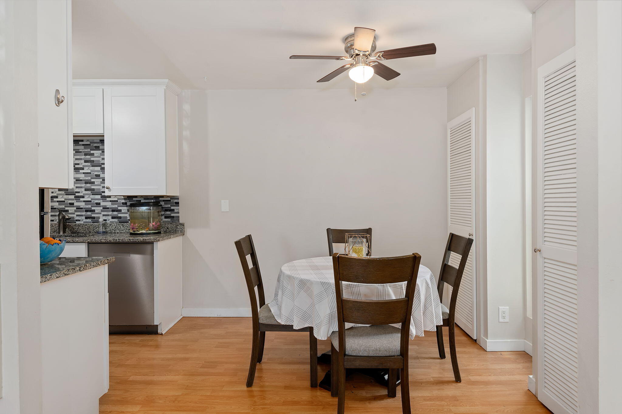5512 Armitos Avenue, Unit 44 Goleta, CA 93117 - Photo 8 of 16 Dining