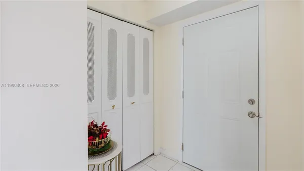 $299,000 | 424 Southeast 10th Street, Unit 204, Dania Beach, FL 33004