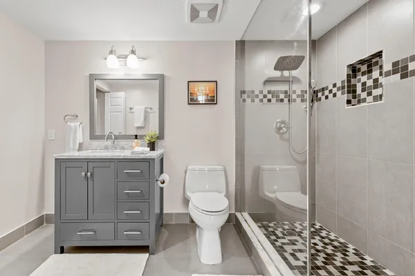 $2,300 | 511 Lucerne Avenue, Unit 315, Lake Worth Beach, FL 33460