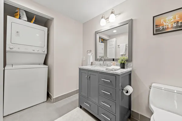 $2,300 | 511 Lucerne Avenue, Unit 315, Lake Worth Beach, FL 33460