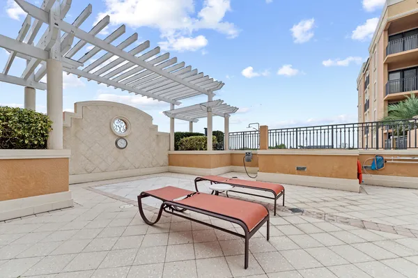 $2,300 | 511 Lucerne Avenue, Unit 315, Lake Worth Beach, FL 33460