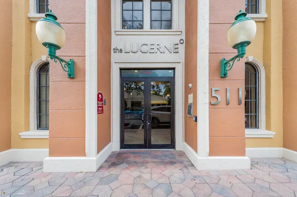 $2,300 | 511 Lucerne Avenue, Unit 315, Lake Worth Beach, FL 33460