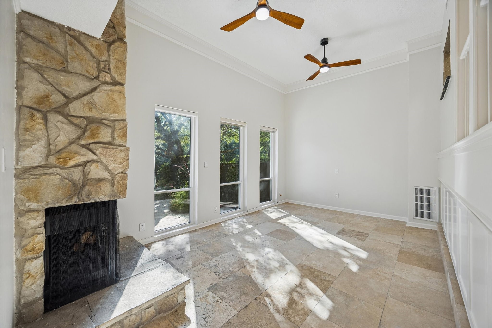 4706 Post Oak Timber Drive Houston, TX 77056 - Photo 5 of 23