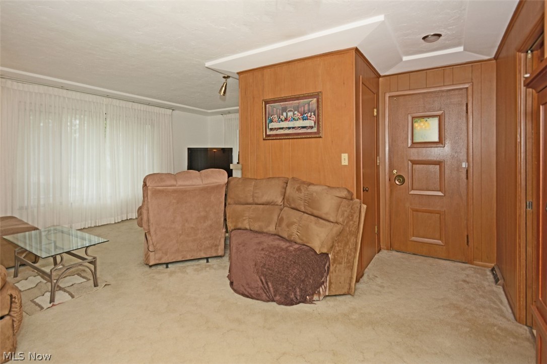6331 Manchester Road Parma, OH 44129 - Photo 6 of 21 Gallery Image 6