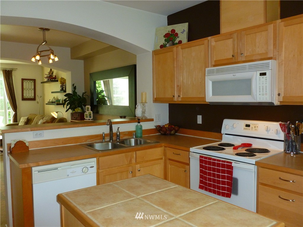 15325 Southeast 155th Place, Unit I2 Renton, WA 98058 - Photo 9 of 24 Gallery Image 9