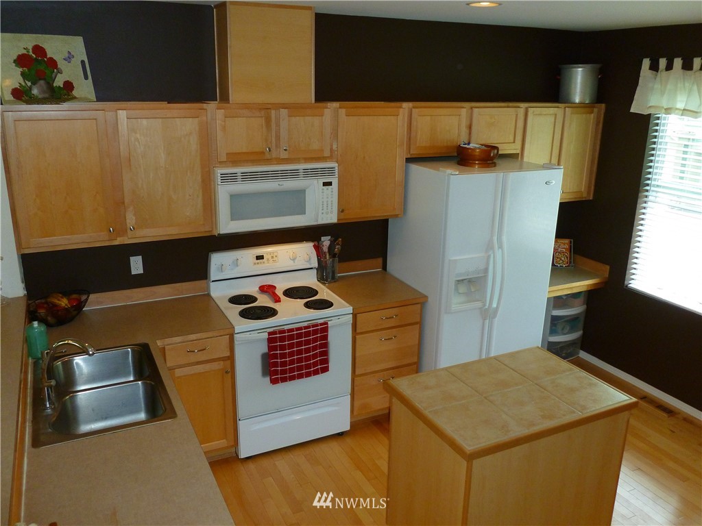 15325 Southeast 155th Place, Unit I2 Renton, WA 98058 - Photo 10 of 24 Gallery Image 10