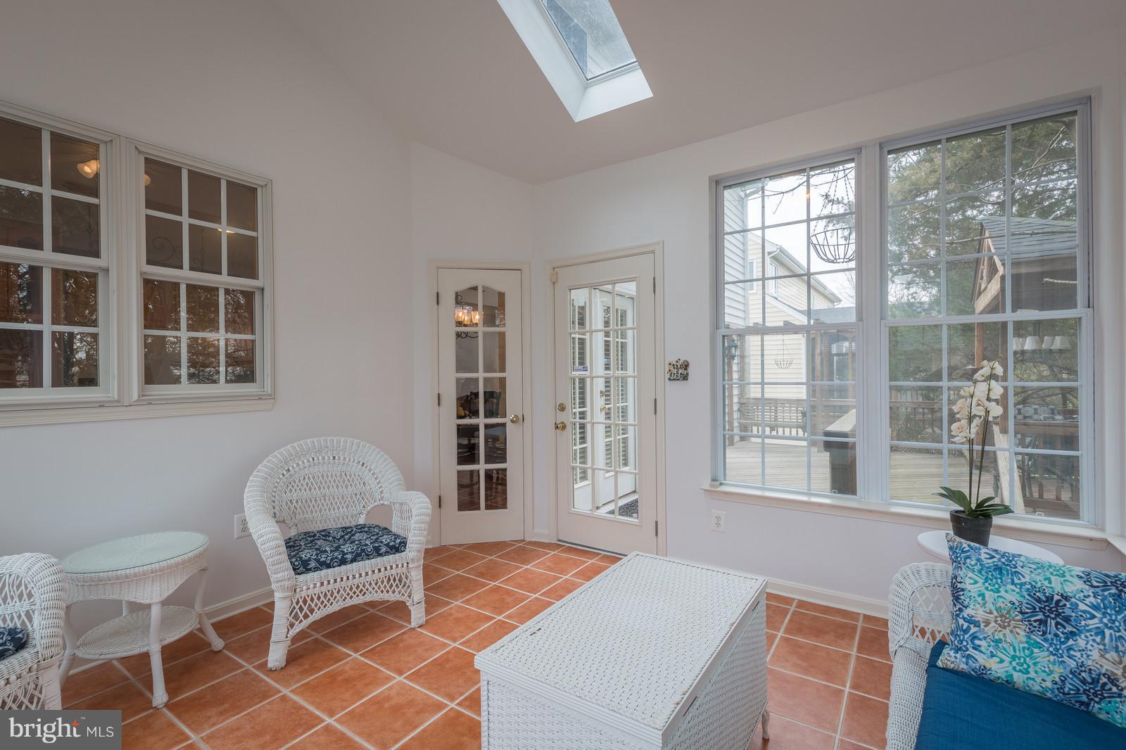 43553 Dempsey Lane Chantilly, VA 20152 - Photo 9 of 30 a living room with furniture and a window