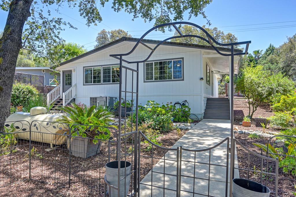 11375 Dry Creek Road Auburn, CA 95602 - Photo 5 of 33