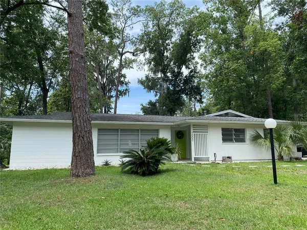 $369,000 | 1000 Northwest 39th Drive, Gainesville, FL 32605