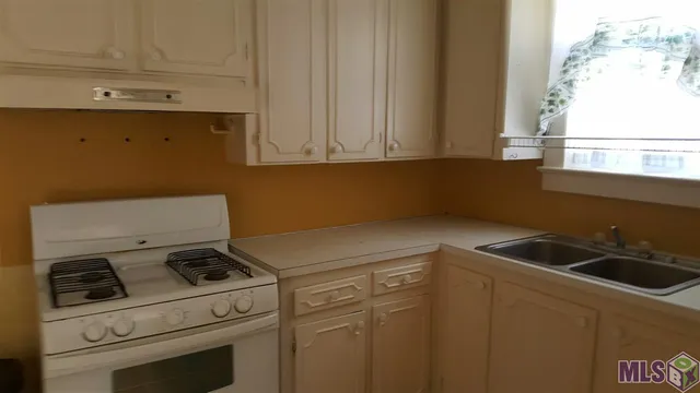 $1,250 | 2152 Stanford Avenue, Baton Rouge, LA 70808