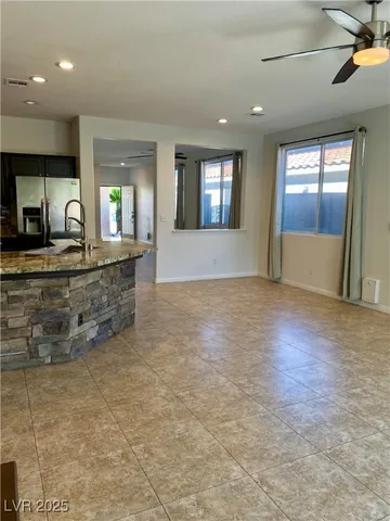 $3,120 | 300 Fancrest Street, Henderson, NV 89052